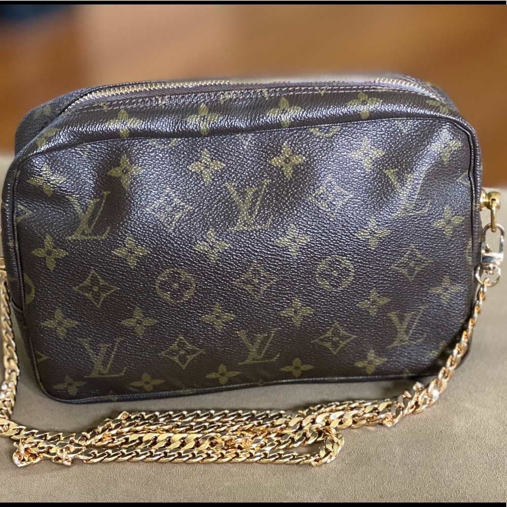 Louis Vuitton Trousse 23 Crossbody